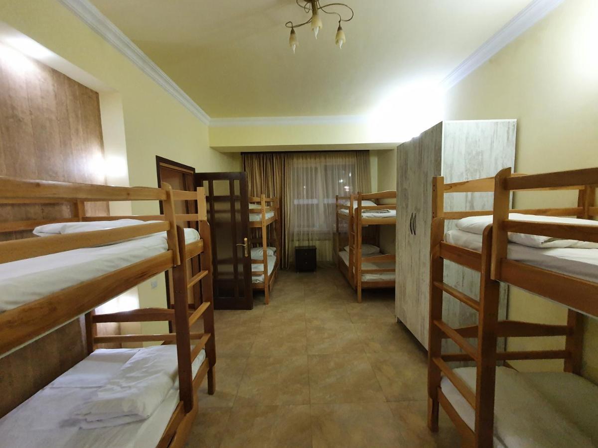 Capsule Hostel In The Old City Of Ереван Екстериор снимка