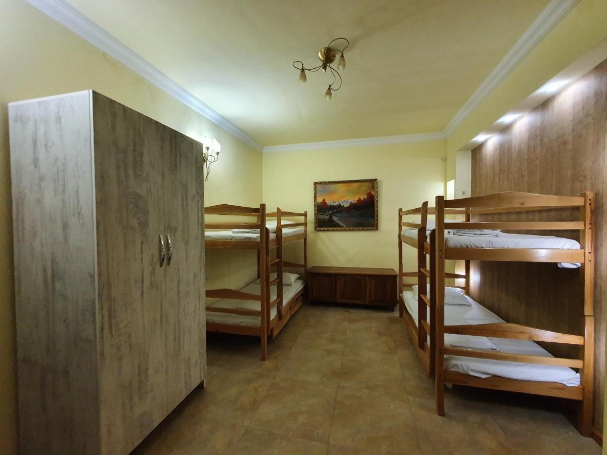 Capsule Hostel In The Old City Of Ереван Екстериор снимка