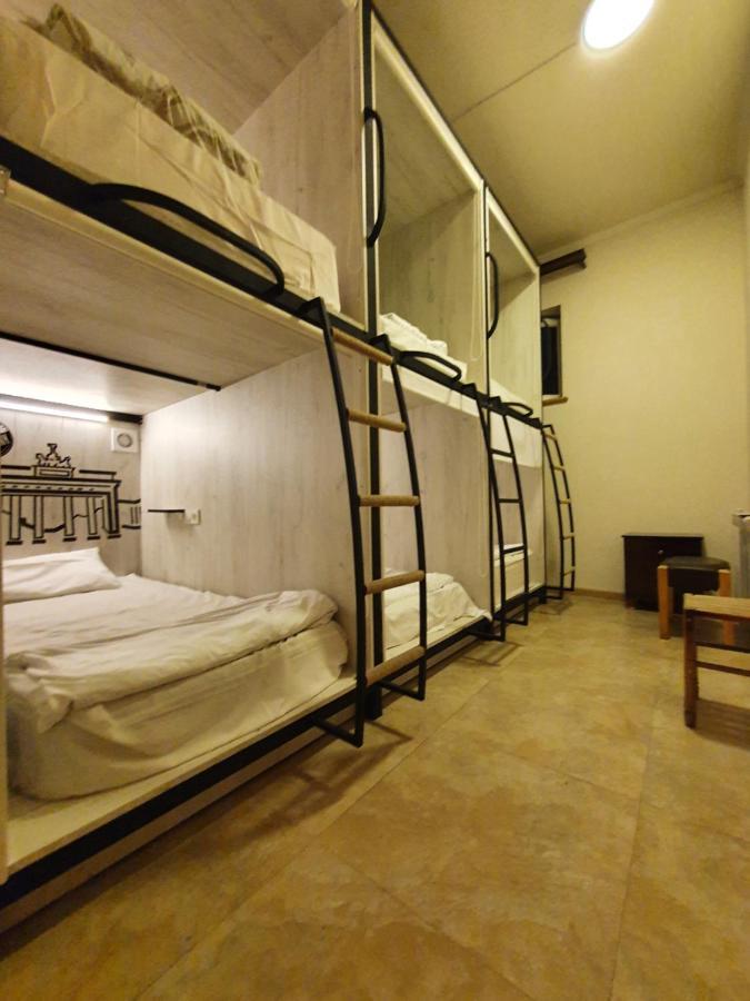 Capsule Hostel In The Old City Of Ереван Екстериор снимка