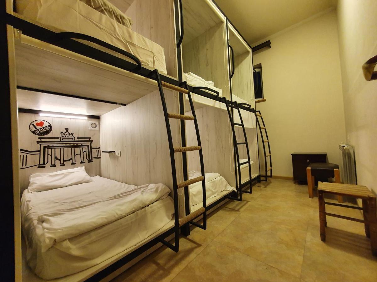 Capsule Hostel In The Old City Of Ереван Екстериор снимка