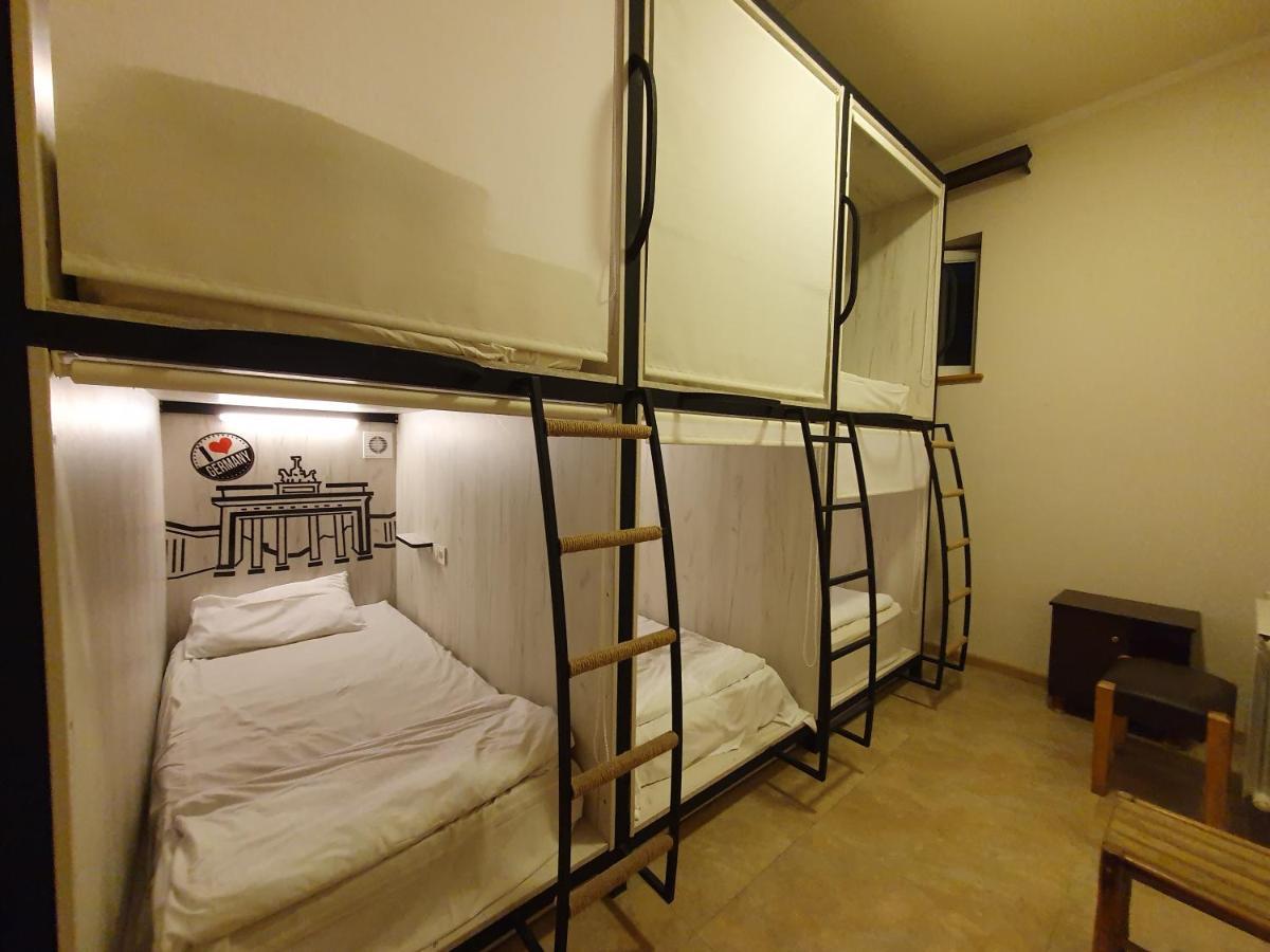 Capsule Hostel In The Old City Of Ереван Екстериор снимка